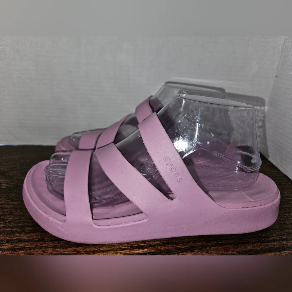 Crocs Getaway Strappy. Size 9. Worn But In Excellent Shape. (1) - Picture 1 of 4